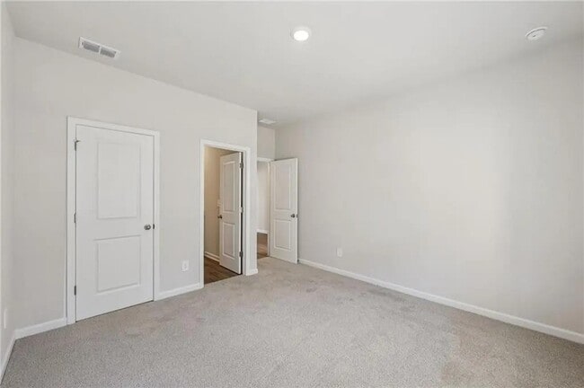 Building Photo - 265 Sequoia Ln