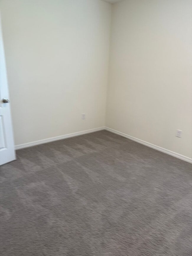 Building Photo - 2642 Angel Falls Dr
