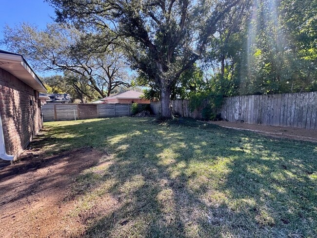 Building Photo - 2006 Seagate Ln