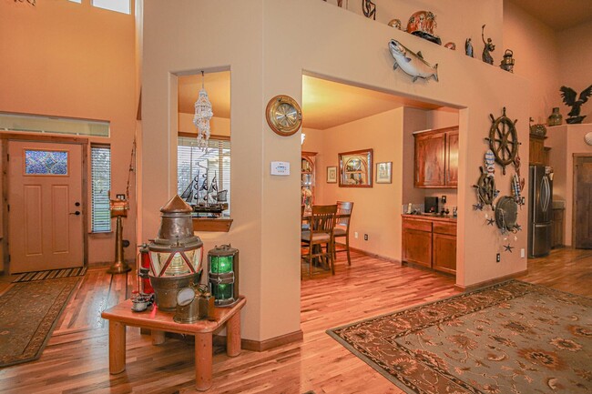 Building Photo - Beautiful home on acreage!