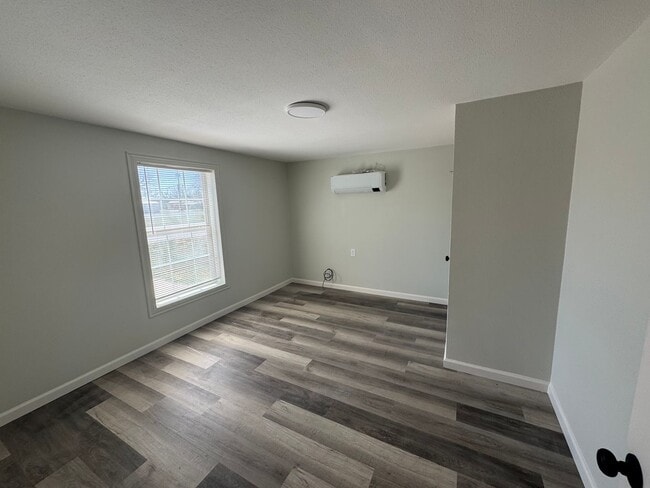 Building Photo - 2402 S 20th St