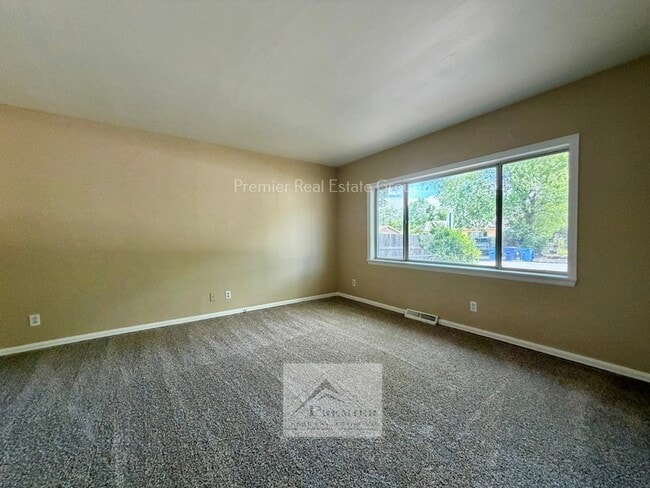 Building Photo - 1132 Norwood Ave