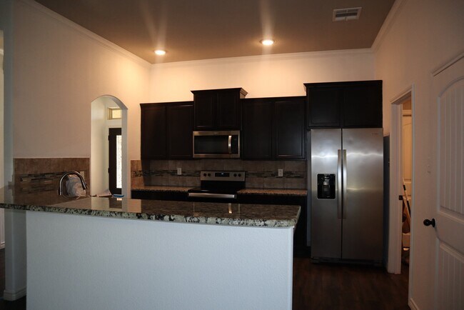 Building Photo - 5207 Colina Dr
