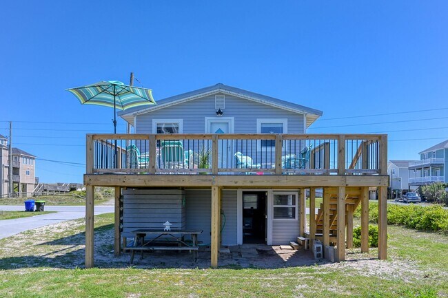 Building Photo - FURNISHED OFF-SEASON MONTHLY RENTAL