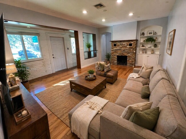 Building Photo - 432 Palmetto Dr