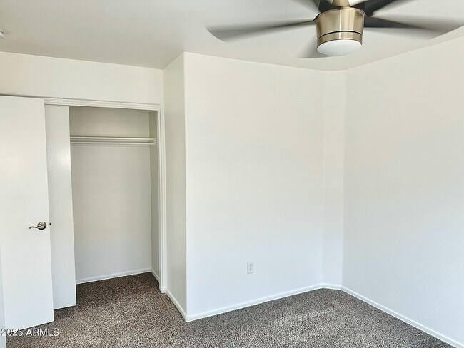 Building Photo - 1210 S 121st Dr