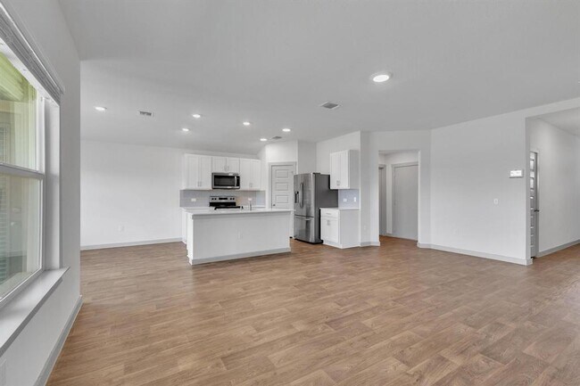 Building Photo - 120 Krause Spgs Dr