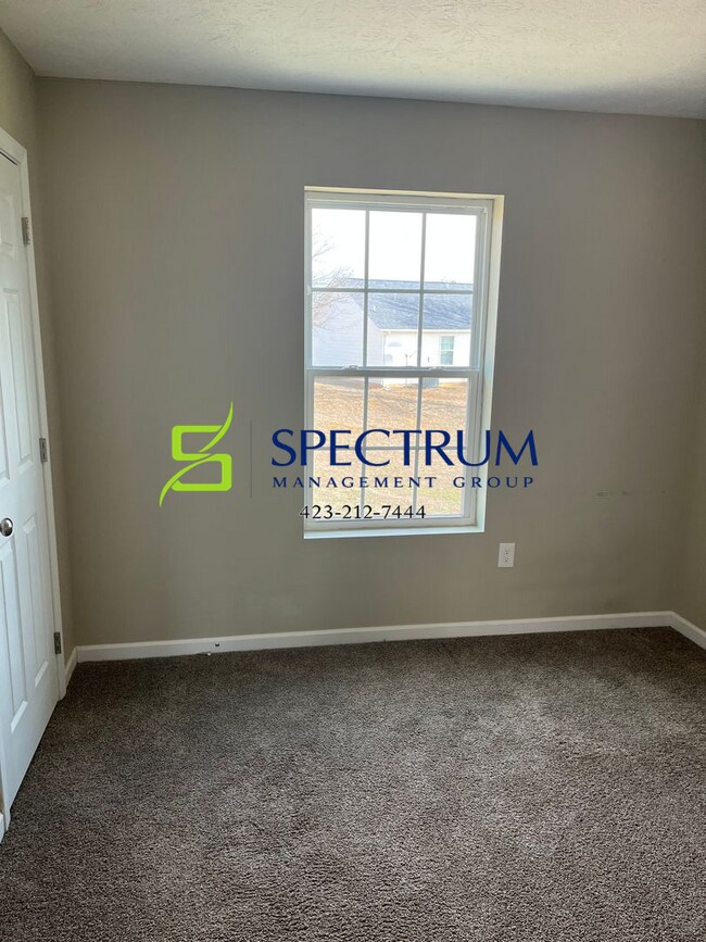 Building Photo - 3 bedroom 2 bath single family home