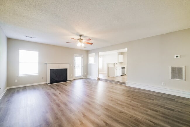 Building Photo - 6938 Foxmoor Way