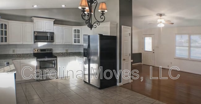 Building Photo - 313 Kilt Ct