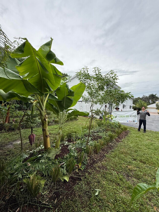 Building Photo - 2819 SW Cornell Ave