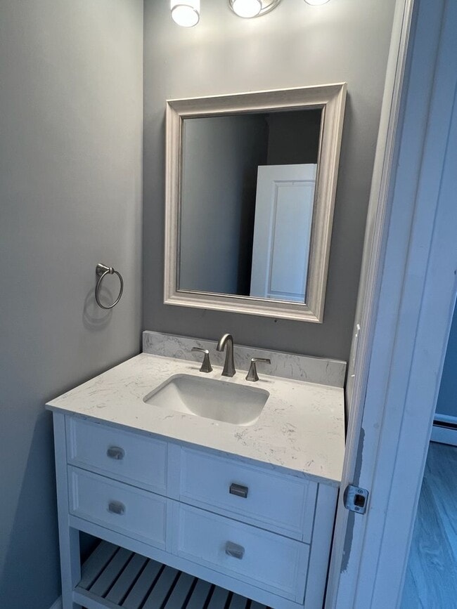 Building Photo - Awesome 3 bedroom 1.5 bath in Lower Macung...