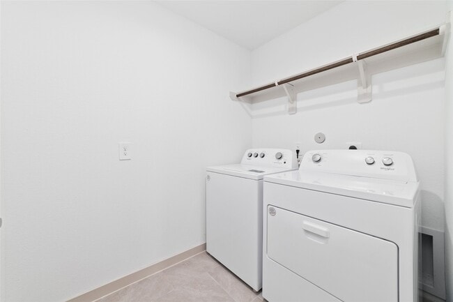 Building Photo - 7010 Fleetwood Crescent Wy