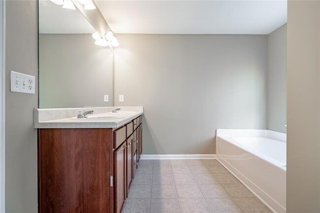 Building Photo - 3284 Sheffield Cir