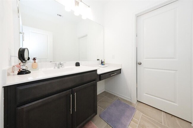 Building Photo - 1225 Woodflower Dr