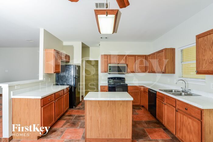 Building Photo - 654 Diamond Falls