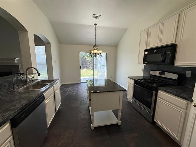 Building Photo - 9104 Bedford Ln