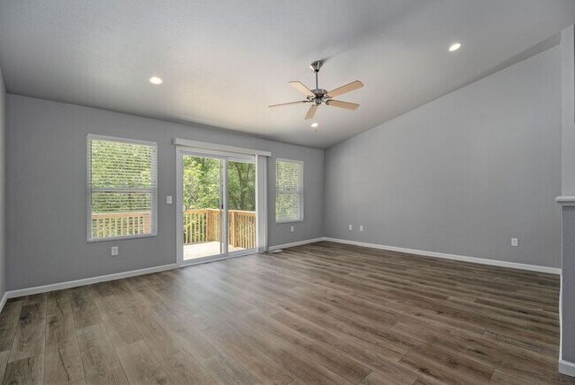 Building Photo - 5659 Claremount St