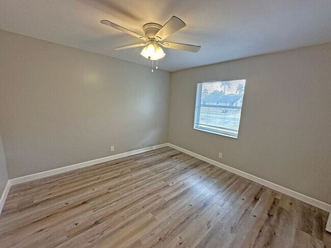 Building Photo - 10431 Pippin Ln