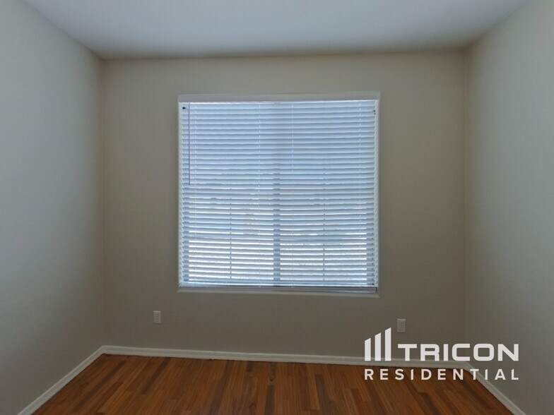 Building Photo - 36331 W Vera Cruz Dr