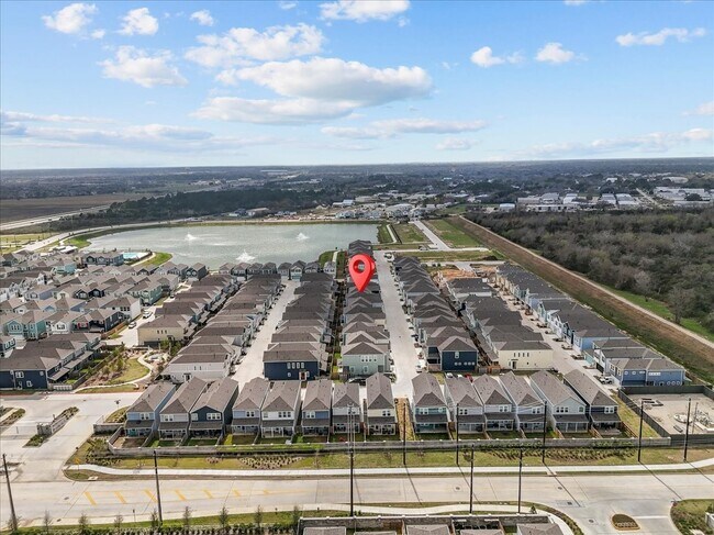 Building Photo - 700 Topwater Trl