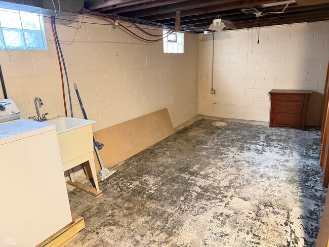 Building Photo - 1437 N Leland Ave