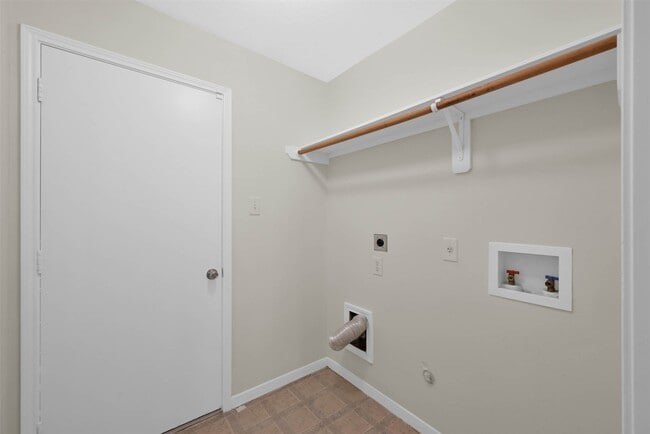 Building Photo - 24011 Pinecreek Point