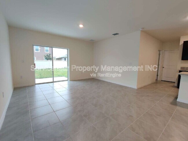 Building Photo - 32614 Canyonlands Dr