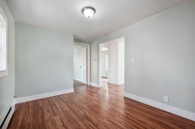 Building Photo - 921 15th St