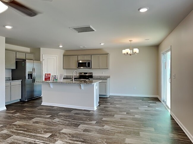 Building Photo - Coming Soon!! Burnside Farms near USC, Dow...