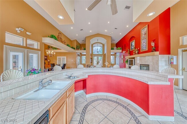 Building Photo - 75 N Valle Verde Dr