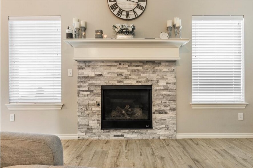 Building Photo - 3700 Palisade Ln