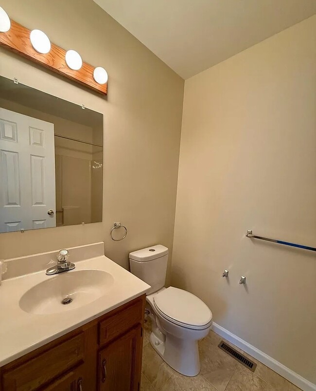 Building Photo - 2814 Kingston Dr