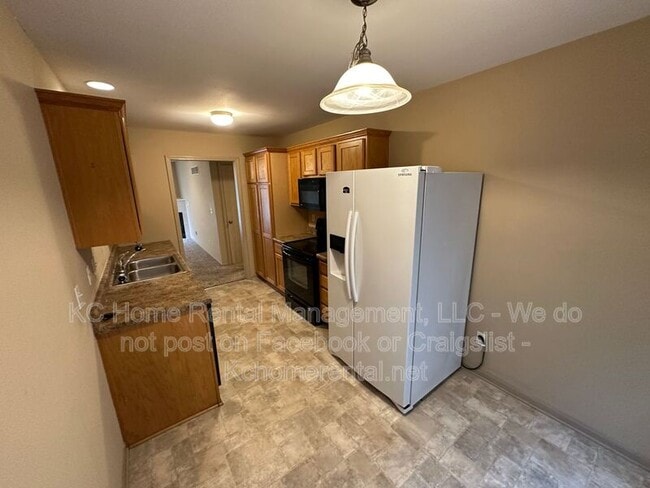 Building Photo - 8710 N Cleveland Ave