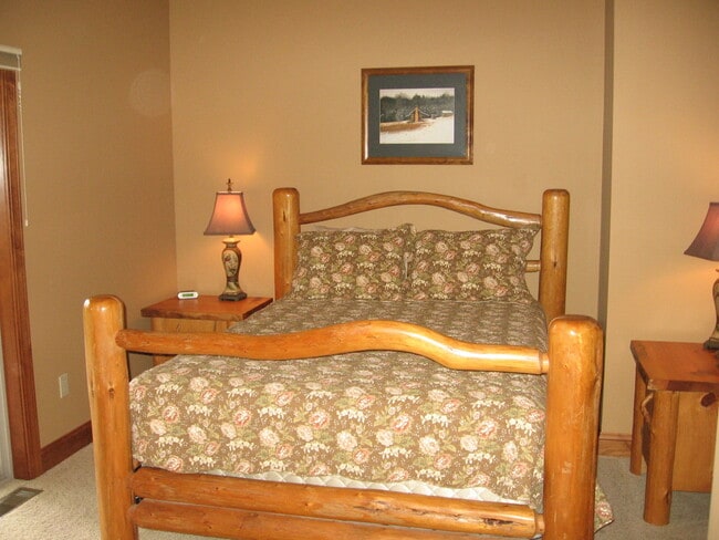 Building Photo - $1,800 - 2 Bedroom / 2 Bathroom Furnished Luxury Condo in Smoky Mountain Country Club