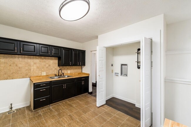 Building Photo - 61 Sherman Ave