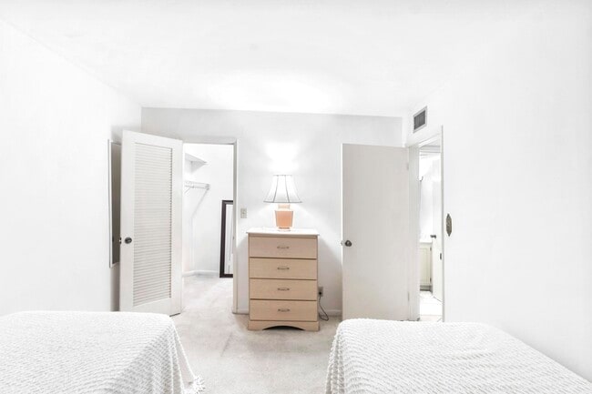 Building Photo - 4500 N Federal Hwy