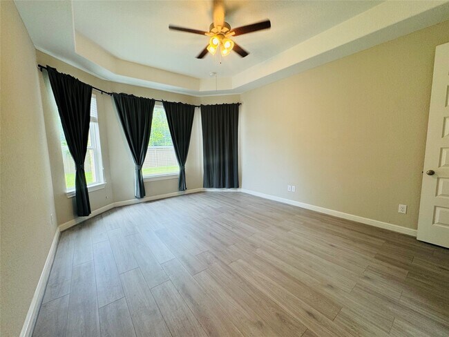 Building Photo - 4510 Shaded Arbor Way