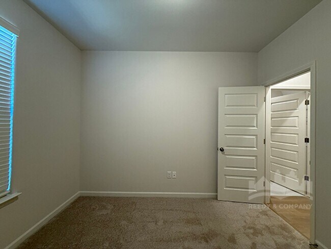 Building Photo - 340 Chestnut Rdg Cv