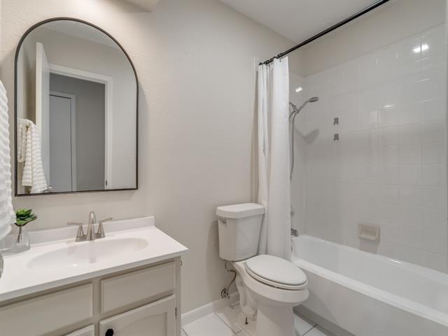 Building Photo - 1108 Briar Ct