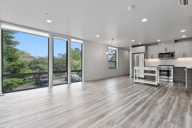 Building Photo - Stunning Ultra-Modern Capitol Hill View Home with Air Conditioning