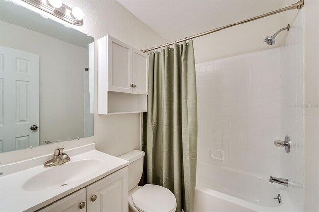 Building Photo - 2300 17th Ave S