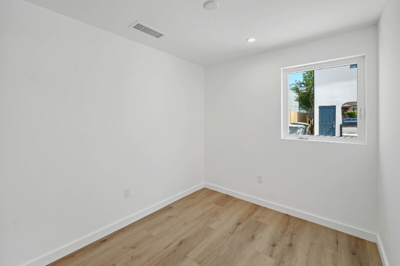Building Photo - 508 E Palmer Ave