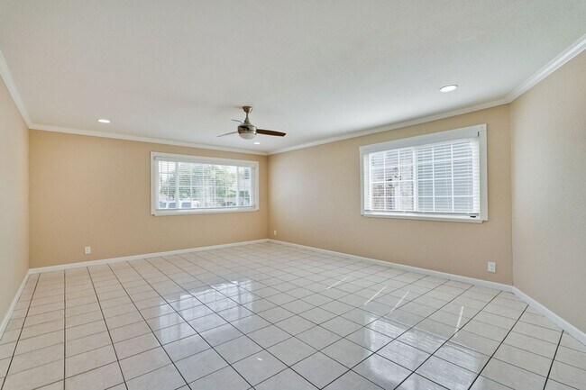 Building Photo - Excellent 2 Bed 1 Bath Home in Santa Clara!
