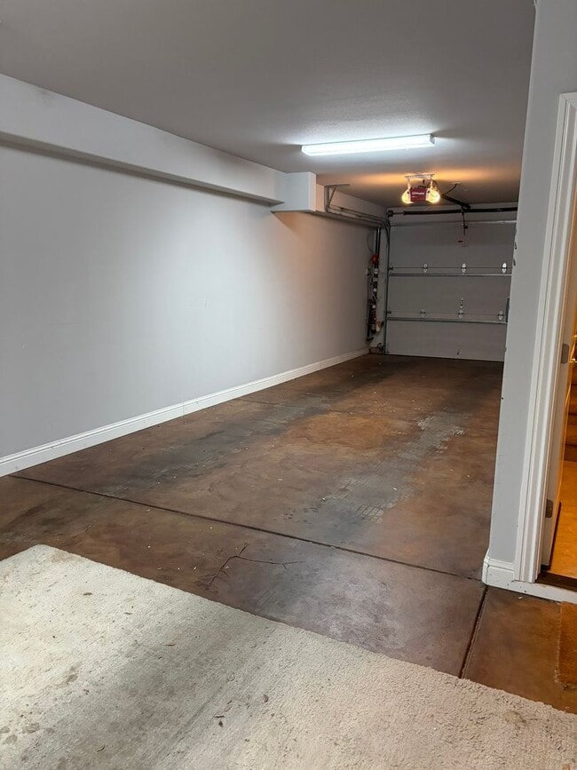 Building Photo - Beautiful Pavilions Condo!