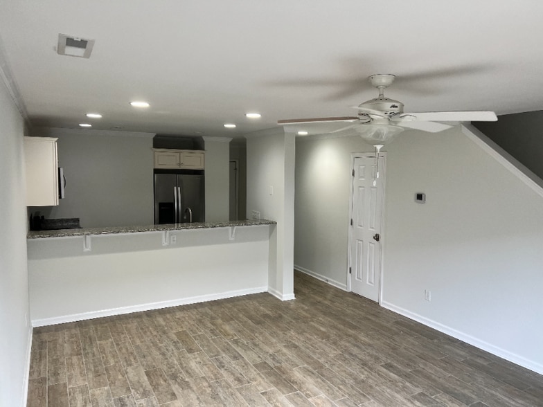 Building Photo - 1733 S 41st St