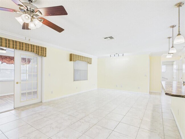 Building Photo - 9679 SW 99th Ave
