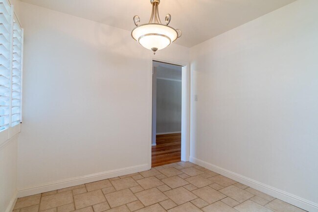 Building Photo - 757 Pico Ave