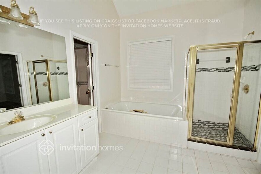 Building Photo - 4043 Ashland Cir