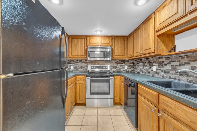 Building Photo - 414 28th Ave N